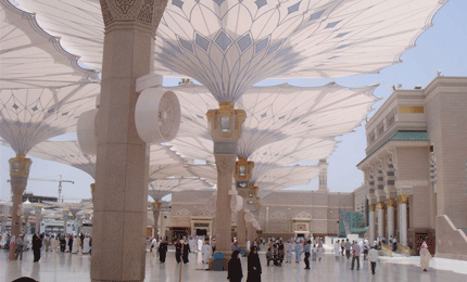 Spray mist cooling for large outdoor areas Spray mist cooling for large outdoor areas